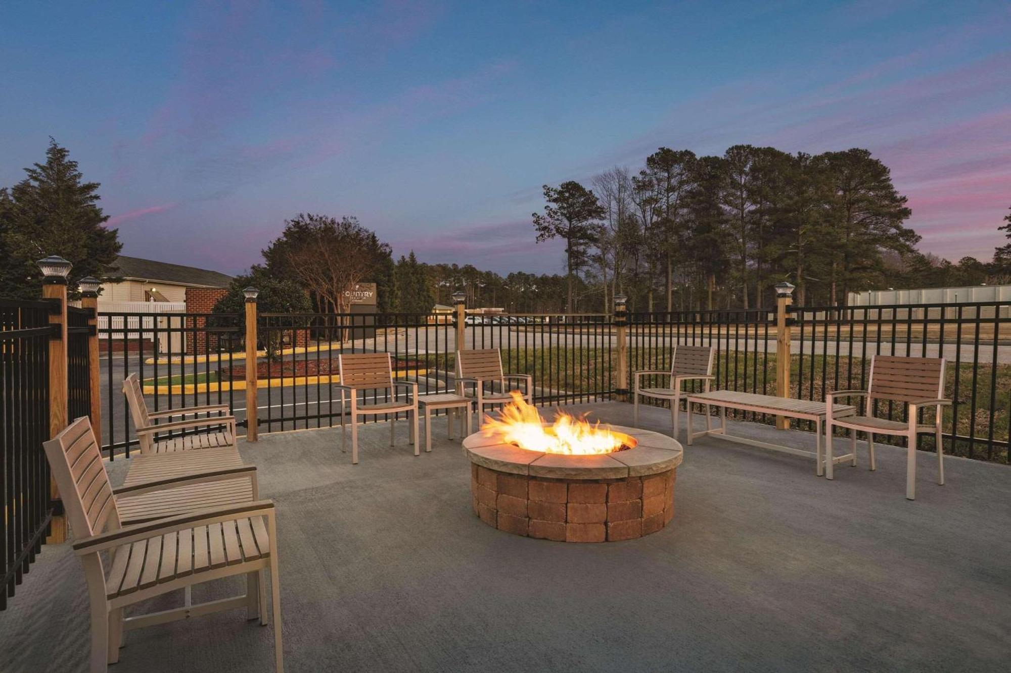 Country Inn & Suites By Radisson, Petersburg, Va Esterno foto